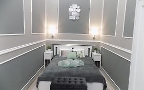 A10 Alkotmany B Apartment